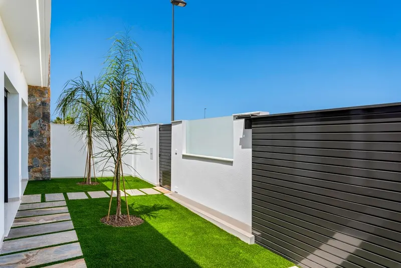 NEW BUILD TOWNHOSES IN LOS ALCAZARES
