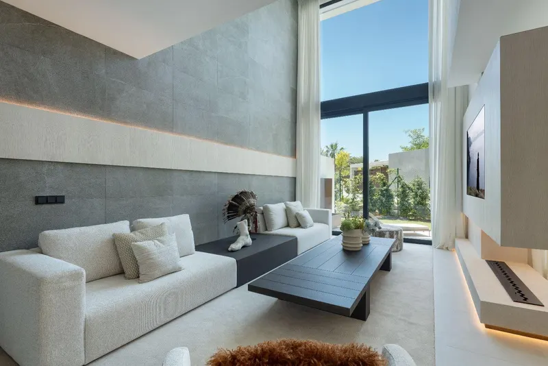 Lujosas casas adosadas de nueva construcción en Río Real, Marbella