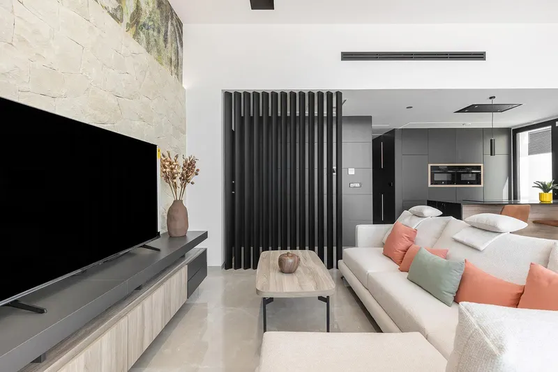 Chalets de obra nueva de una planta con piscina privada en Torrevieja