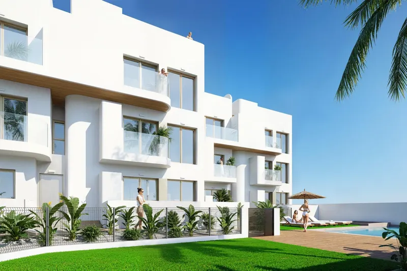 Complejo residencial de nueva construcción en Los Alcázares, en primera línea del campo de golf Serena