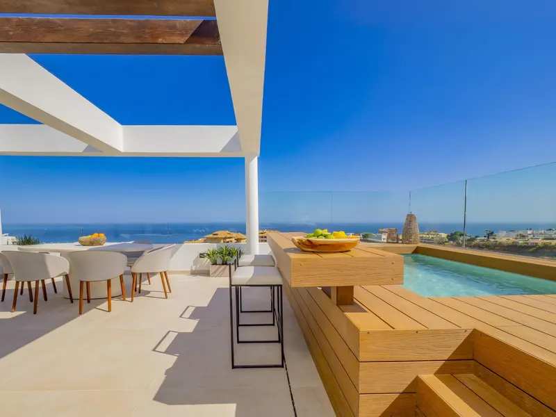 Luxurious New Build Townhouses with Sea Views in El Higuerón, Costa del Sol