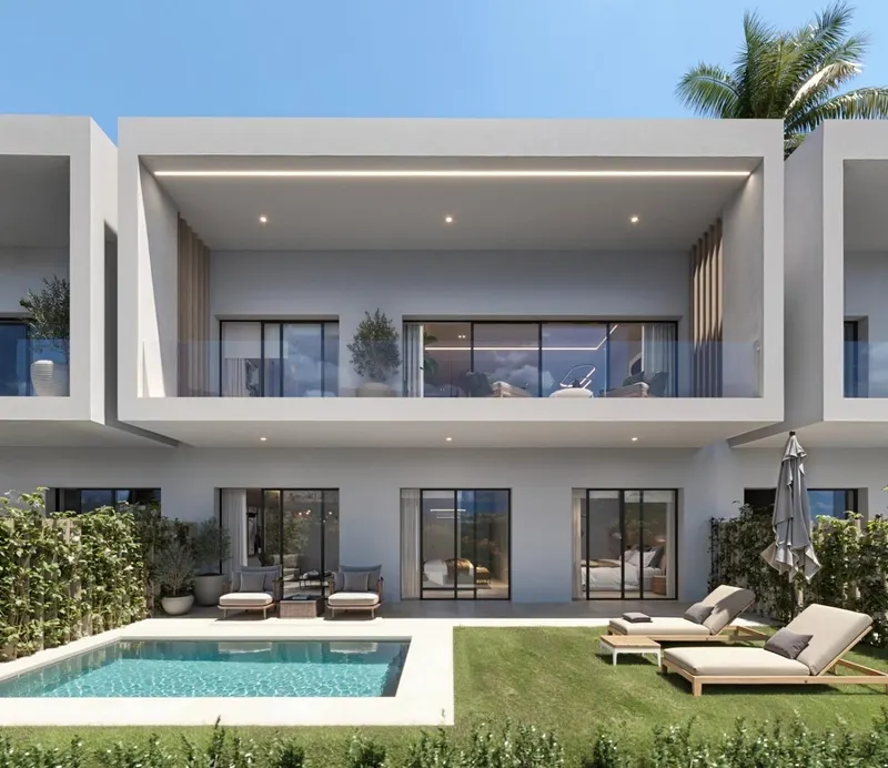 Lujosas villas adosadas de nueva construcción con vistas al mar y piscina privada en Casares del Sol