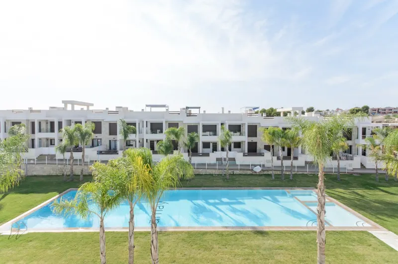 RESIDENCIAL DE OBRA NUEVA DE BUNGALOWS EN LOS BALCONES, TORREVIEJA