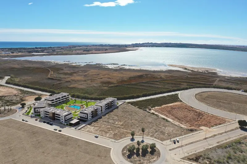 New Build Tourist Licensed Apartments with Lagoon Views in El Raso Guardamar del Segura