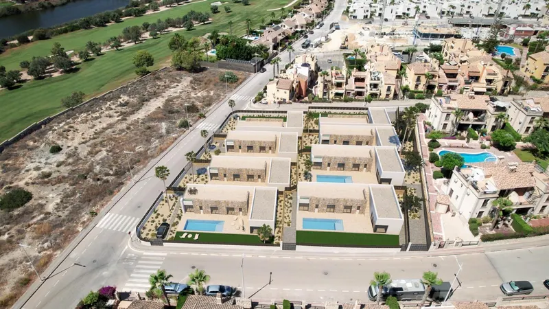 Villas de lujo de nueva construcción junto al campo de golf La Finca en Algorfa
