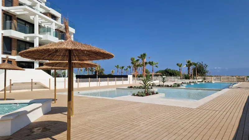 MEDITERRANEAN HOUSING A FEW METERS FROM THE SEA