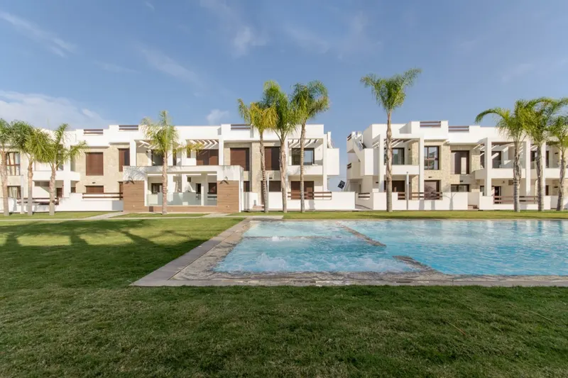 RESIDENCIAL DE OBRA NUEVA DE BUNGALOWS EN LOS BALCONES, TORREVIEJA