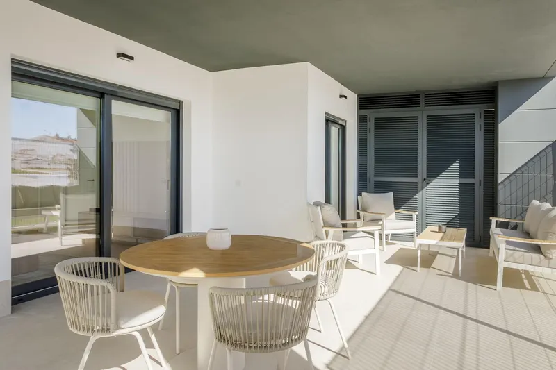 NOWY BUDYNEK GATED URBANIZACJI W TORREVIEJA TYLKO 700M OD PLAŻY