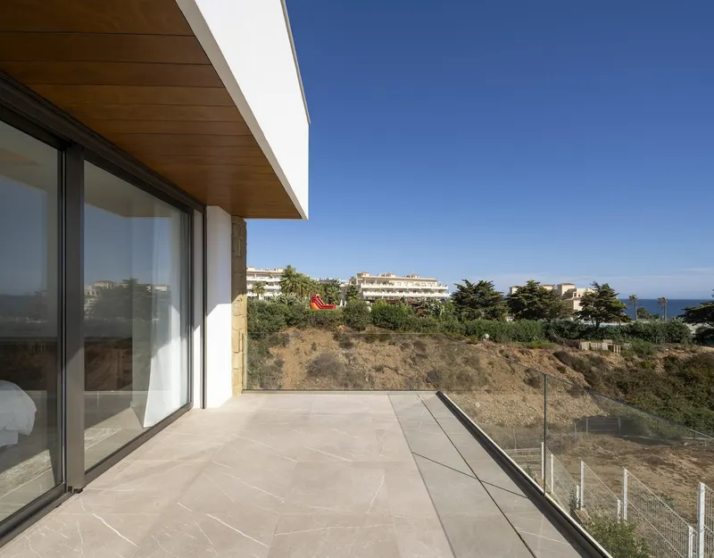 Ekskluzywne nowe wille na sprzedaż w Las Farolas, Mijas Costa