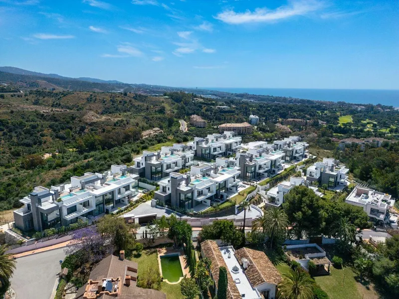 Lujosas casas adosadas de nueva construcción en Río Real, Marbella