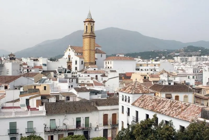 RYNEK PIERWOTNY KOMPLEKS MIESZKANIOWY W LA GASPARA, ESTEPONA