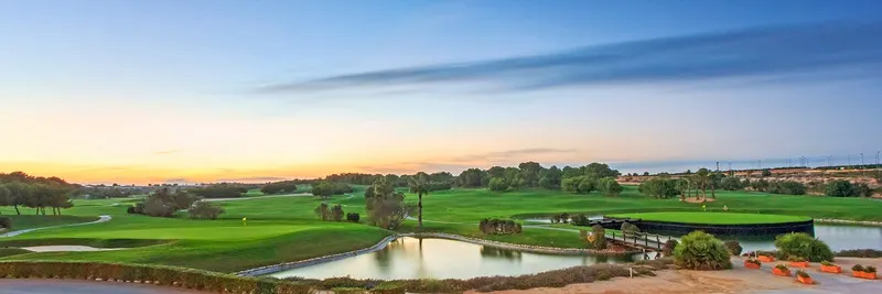 Villas de nueva construcción en primera línea de Lo Romero Golf