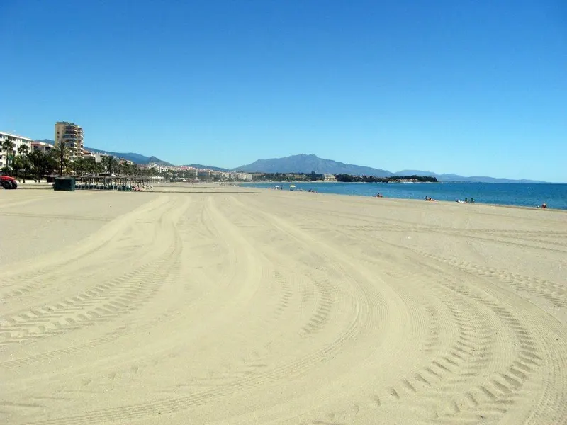 RYNEK PIERWOTNY KOMPLEKS MIESZKANIOWY W LA GASPARA, ESTEPONA