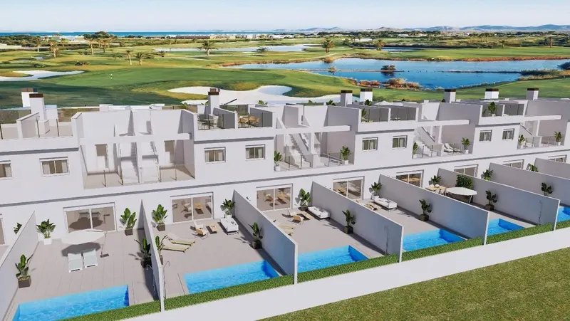 Nowe domy szeregowe przy polu golfowym La Serena w Los Alcázares