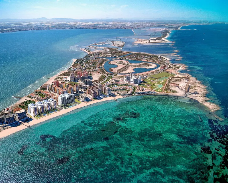 Descubra la vida de lujo en La Manga del Mar Menor