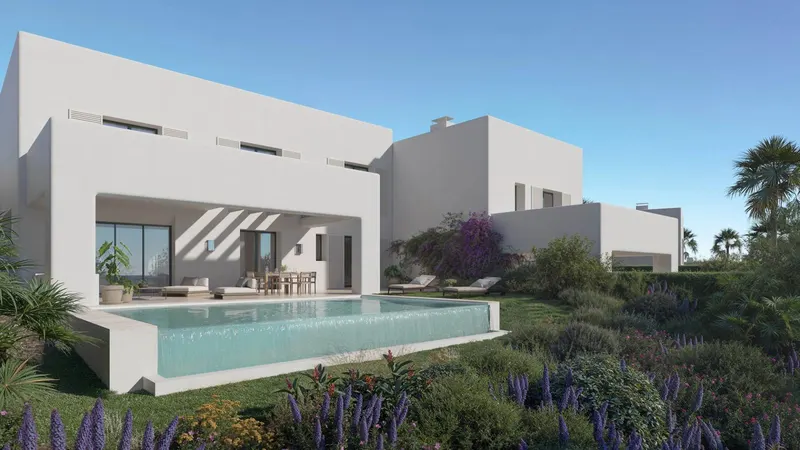 Villas de lujo de nueva construcción en Sotogrande Alto con jardín y piscina privados