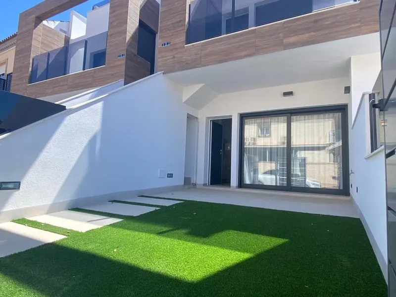 Nowo wybudowane bungalowy w Lo Pagán: Nowoczesne życie blisko plaży