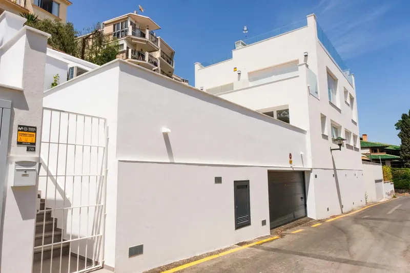 Viviendas exclusivas con vistas al mar en La Malagueta (Málaga): vida costera de primer nivel
