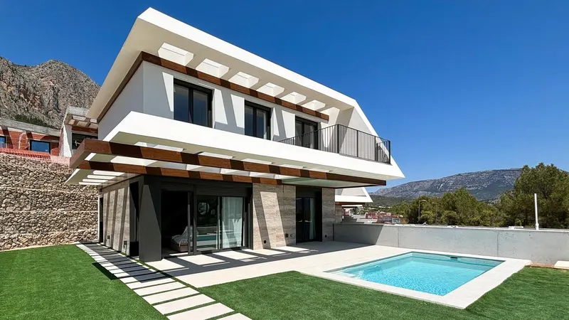 VILLAS DE OBRA NUEVA EN POLOP