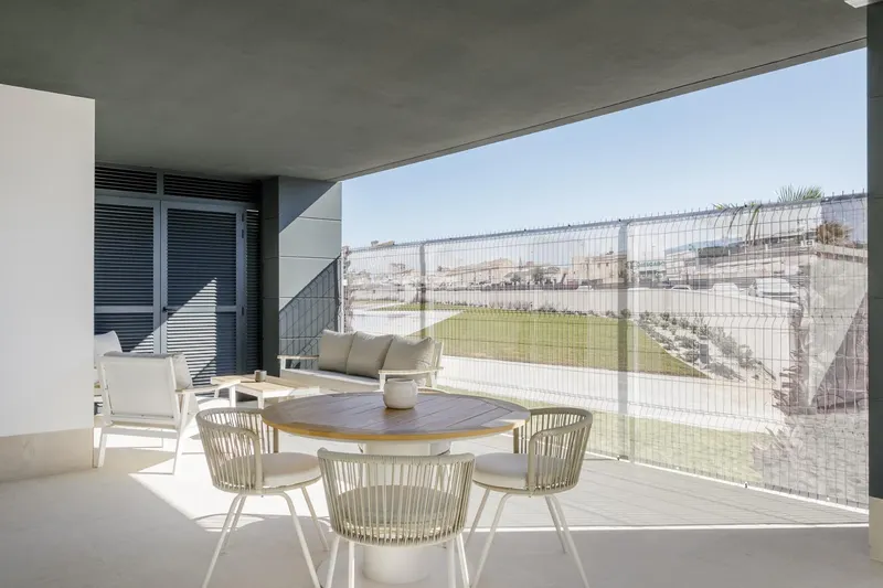 NOWY BUDYNEK GATED URBANIZACJI W TORREVIEJA TYLKO 700M OD PLAŻY
