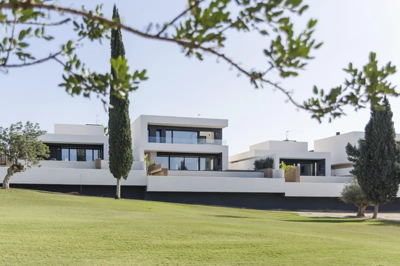 Ekskluzywne, nowo wybudowane wille przy polu golfowym w ośrodku La Finca Golf Resort
