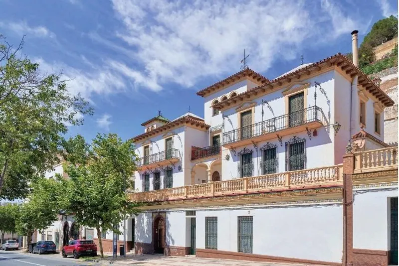 Modern Luxury in a Historic Setting: Exclusive Homes in El Limonar, Malaga