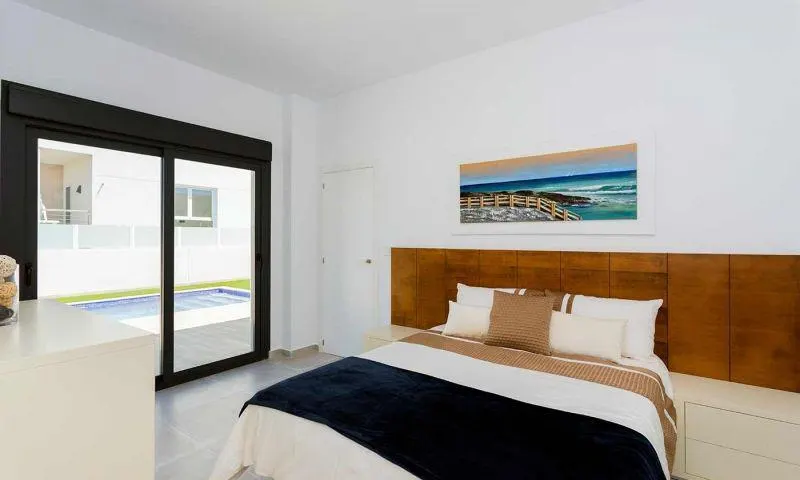 THE MEDITERRANEAN LIFESTYLE ALL ON ONE LEVEL