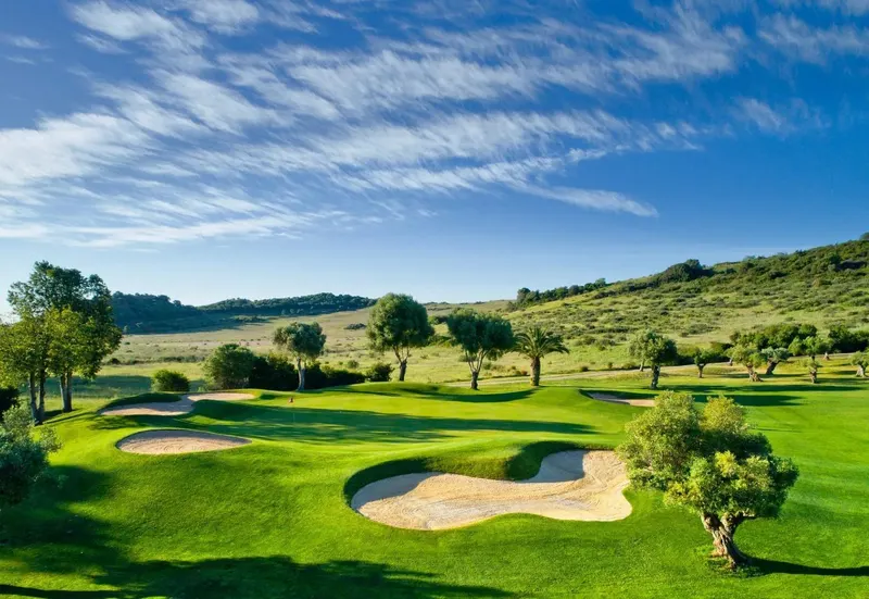 COMPLEJO RESIDENCIAL DE OBRA NUEVA CERCA DE ESTEPONA GOLF