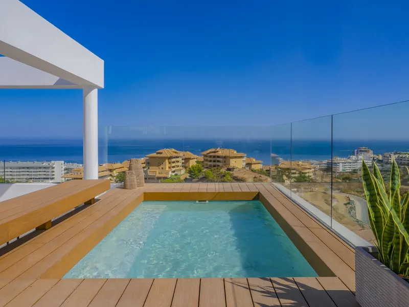 Luxurious New Build Townhouses with Sea Views in El Higuerón, Costa del Sol
