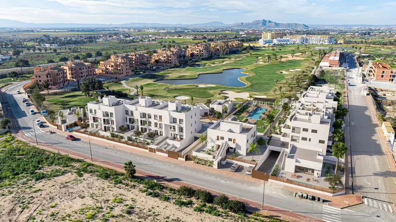 Nowy kompleks mieszkaniowy w pobliżu pola golfowego Serena i Mar Menor w Los Alcazares