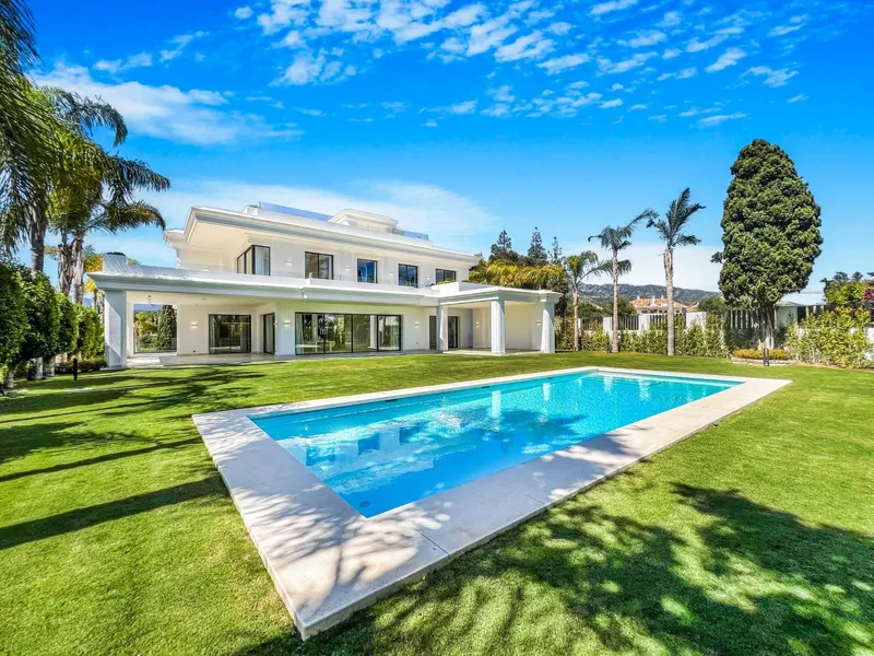 Villas de lujo de nueva construcción en Lomas de Marbella Club