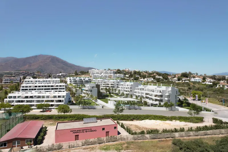RYNEK PIERWOTNY KOMPLEKS MIESZKANIOWY W LA GASPARA, ESTEPONA
