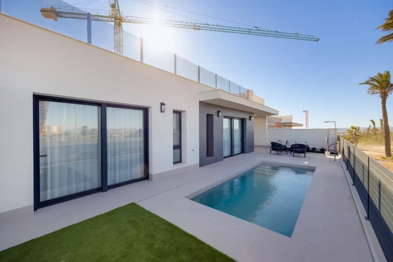 Nueva Promoción de villas en Torrevieja, a 2 km del Mar