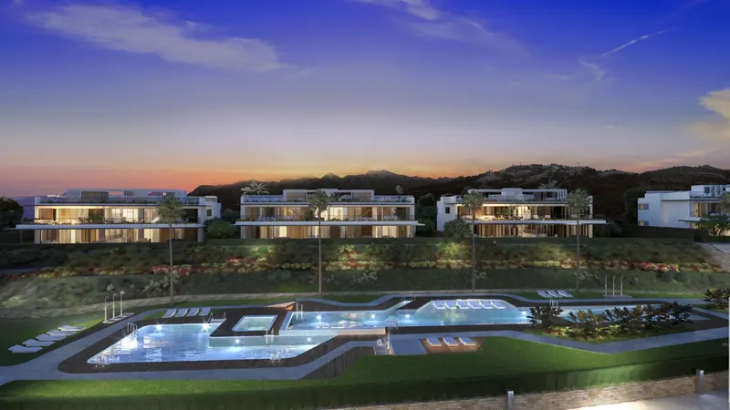 GATED FRONT LINE GOLF DEVELOPMENT
