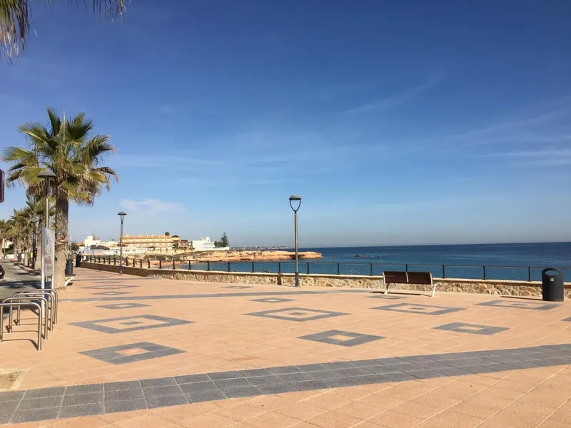 4 VILLAS PAREADAS DE OBRA NUEVA EN PILAR DE LA HORADADA