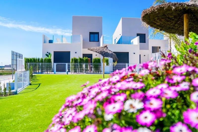 New Build Key Ready Townhouses and Semi Detached Villas in Altaona Golf Resort Murcia
