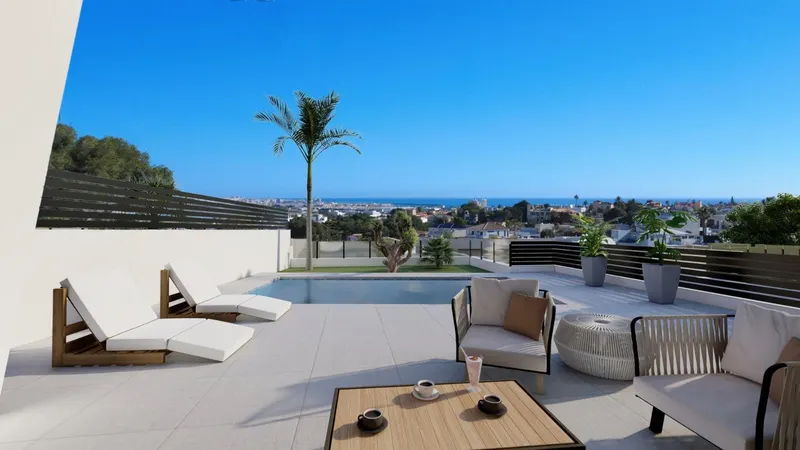 Chalets de obra nueva de una planta con piscina privada en Torrevieja