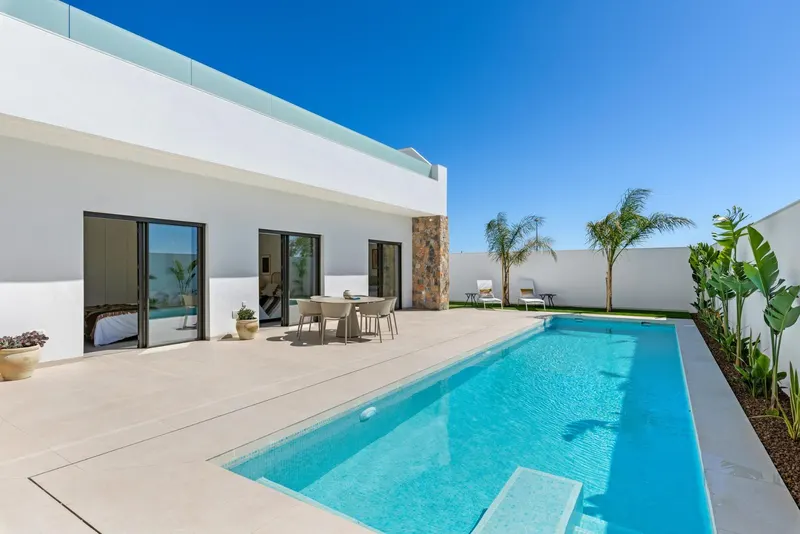 Villas de nueva construcción cerca de Serena Golf en Los Alcázares