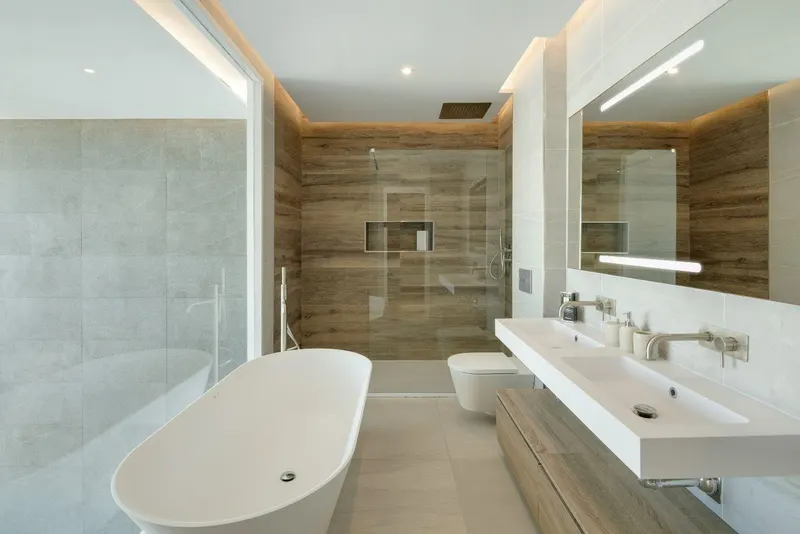 Lujosas casas adosadas de nueva construcción en Río Real, Marbella
