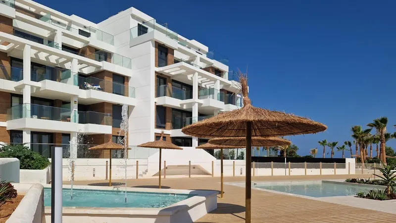 MEDITERRANEAN HOUSING A FEW METERS FROM THE SEA