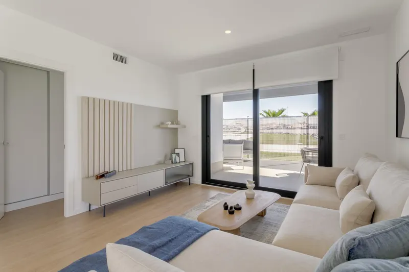 NOWY BUDYNEK GATED URBANIZACJI W TORREVIEJA TYLKO 700M OD PLAŻY