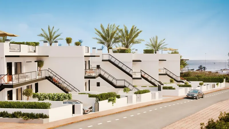 Viviendas de nueva construcción a solo 200 metros de la playa en Puerto de Mazarrón