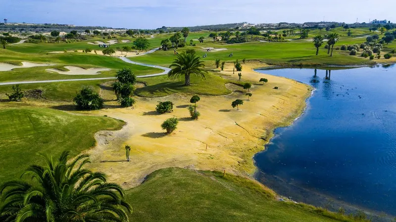 Nowe wille w ośrodku golfowym Vistabella – Orihuela