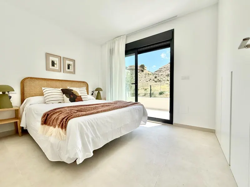 New Build Townhouses for Sale in Cox – 44 Modern Homes with Great Amenities