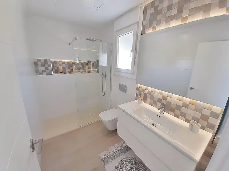 Casas adosadas de nueva construcción con piscina privada en Avileses, Murcia
