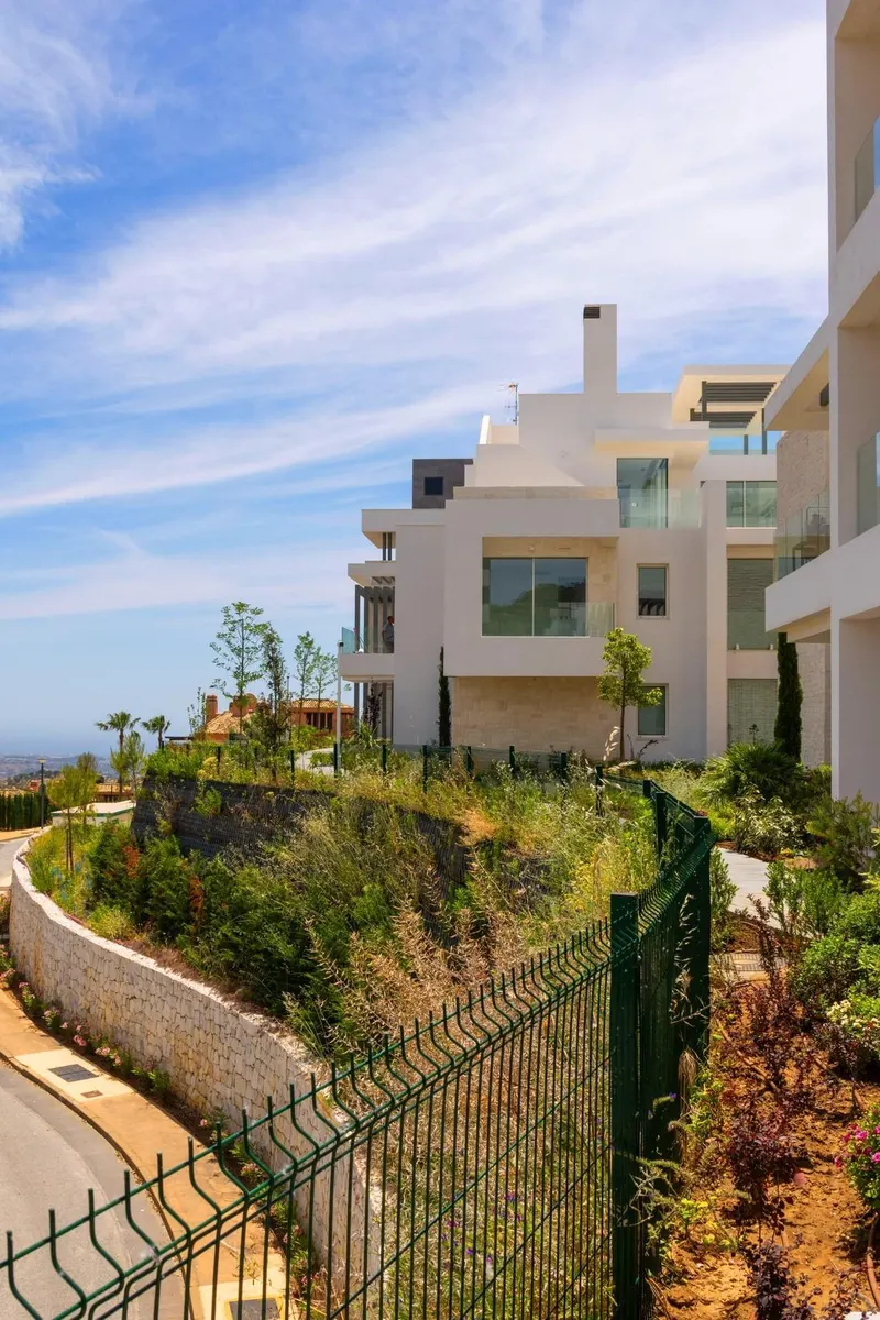 Ekskluzywne, gotowe do zamieszkania mieszkania w nowym osiedlu, otoczone naturą w El Soto de Marbella