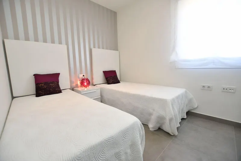 Bungalows de Obra Nueva en San Miguel de Salinas – Naturaleza, Golf y Confort