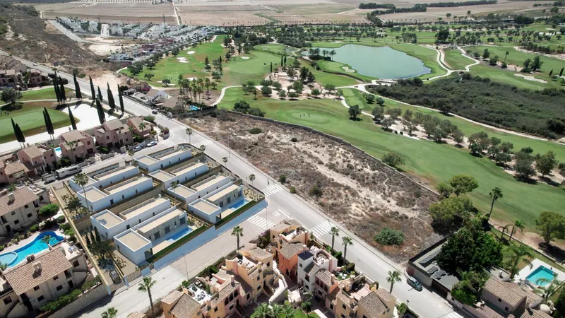 Villas de lujo de nueva construcción junto al campo de golf La Finca en Algorfa