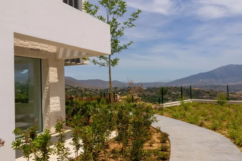 Ekskluzywne, gotowe do zamieszkania mieszkania w nowym osiedlu, otoczone naturą w El Soto de Marbella