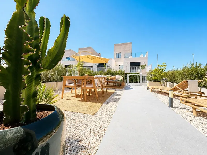 New Build Key Ready Townhouses and Semi Detached Villas in Altaona Golf Resort Murcia